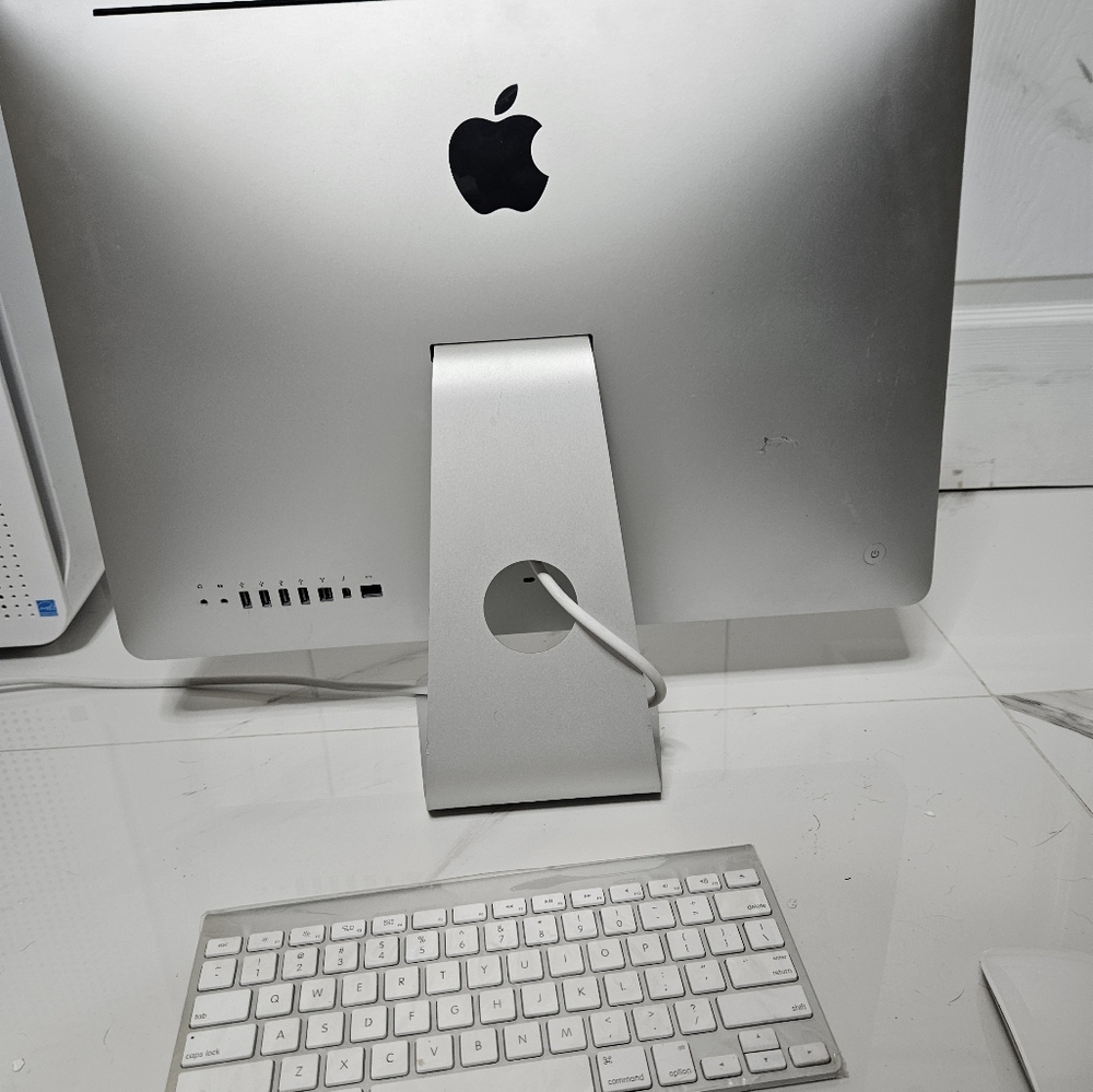 APPLE computer.Computadora APPLE. - Picture 3 of 6